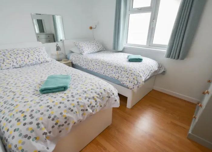 Swallows Croyde 3 Bedrooms, Sleeps 6, Beach Chalet