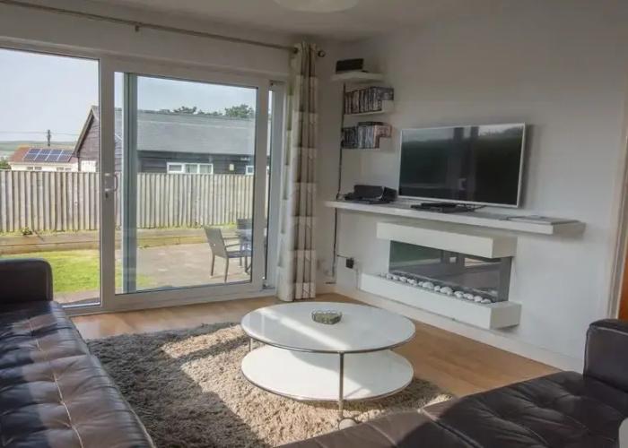 Swallows Croyde 3 Bedrooms, Sleeps 6, Beach Chalet