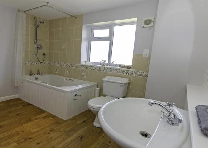 Ladywell Croyde 6 Bedrooms, Sleeps 12, Hot Tub