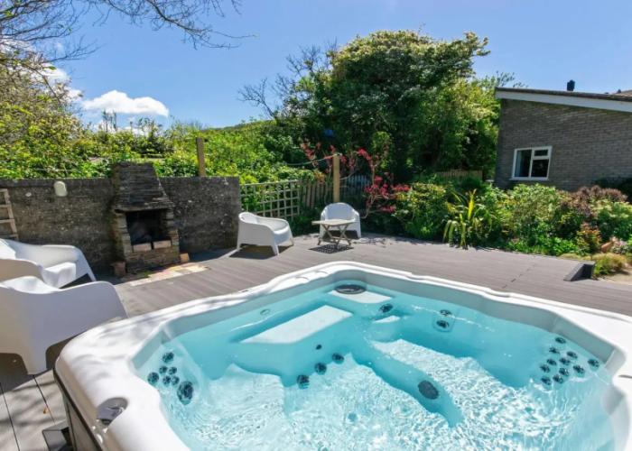Ladywell Croyde 6 Bedrooms, Sleeps 12, Hot Tub