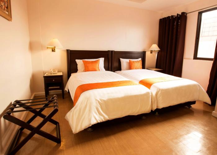 Harbor Town Hotel