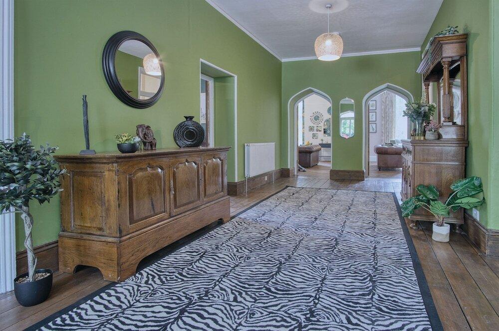 Hill House Country Estate - Princes Gate