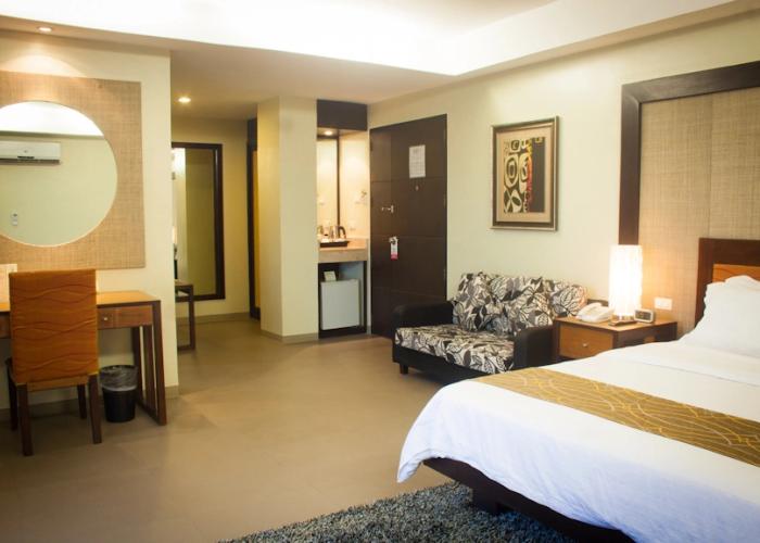 Circle Inn Iloilo City Center Hotel