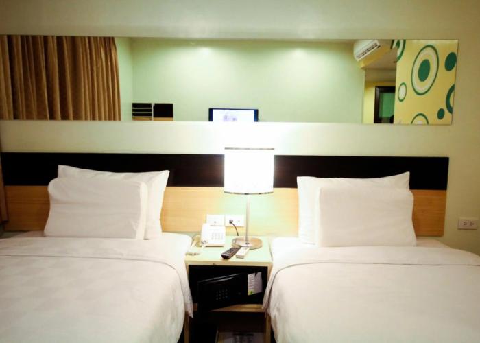 Go Hotels Iloilo