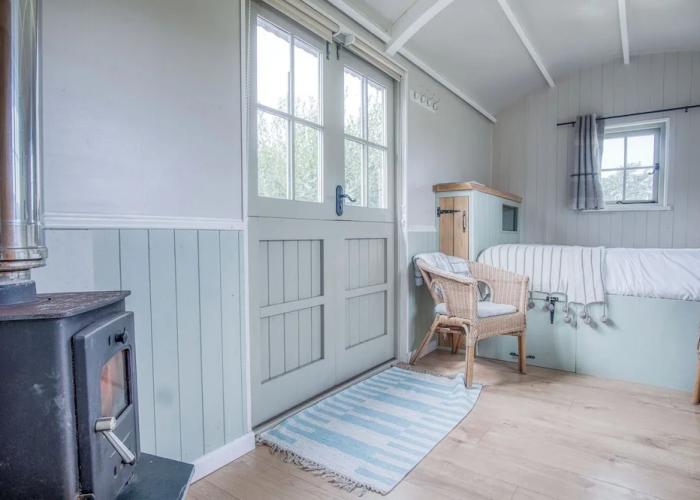 Haven View - 1 Bed Shepherds Hut - St Ishmael's