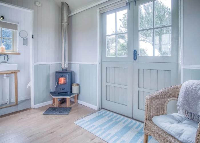 Haven View - 1 Bed Shepherds Hut - St Ishmael's