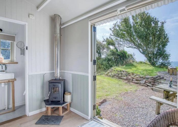 Haven View - 1 Bed Shepherds Hut - St Ishmael's