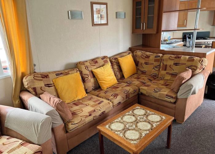 2 Bedroom Caravan at Heacham Beach With Decking