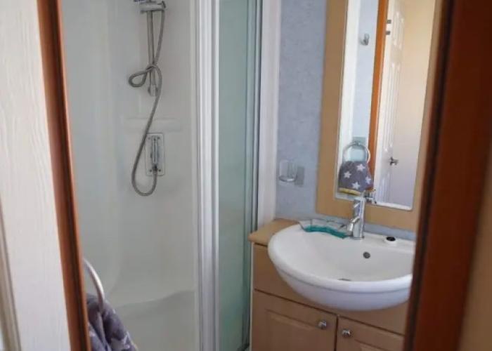 2 Bedroom Caravan at Heacham Beach With Decking