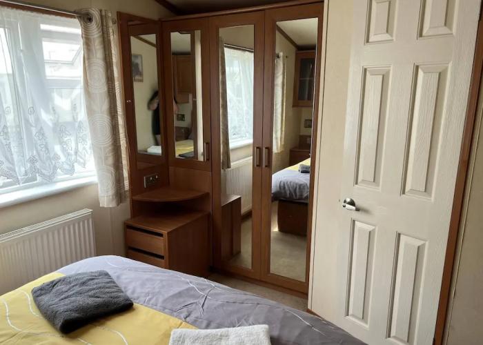 2 Bedroom Caravan at Heacham Beach With Decking