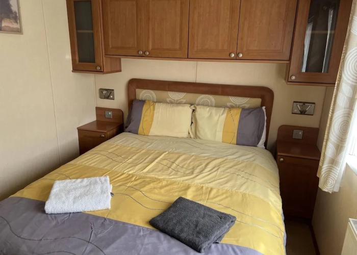 2 Bedroom Caravan at Heacham Beach With Decking