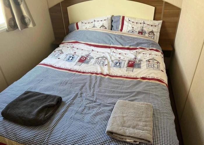 Super 3 Bedroom Pet Friendly Caravan With Decking