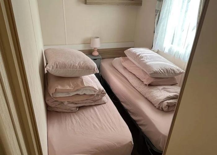 Budget 3 Bedroom Caravan With Decking at Heacham