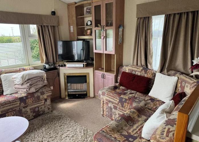 Family Friendly 3 Bedroom Caravan Pets go Free