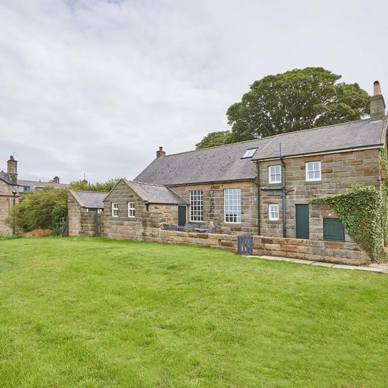 Host Stay Dunsley Chapel