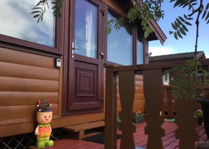 Snowdonia National Park Log Cabin With Garden