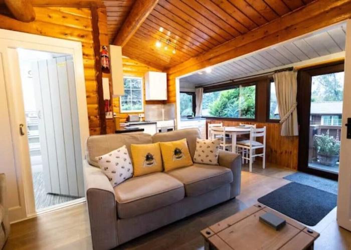 Mountain View 2 bed Log Cabin