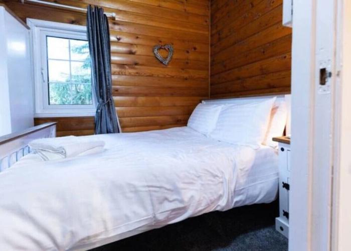 Mountain View 2 bed Log Cabin
