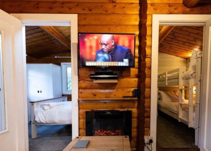 Mountain View 2 bed Log Cabin