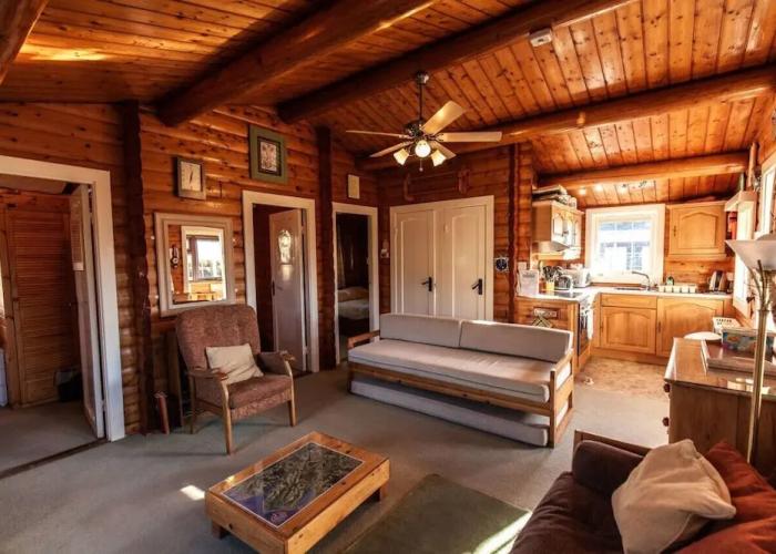 Spacious 3 Bed Log Cabin in Snowdonia