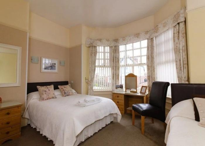 Crescent Lodge Guest House