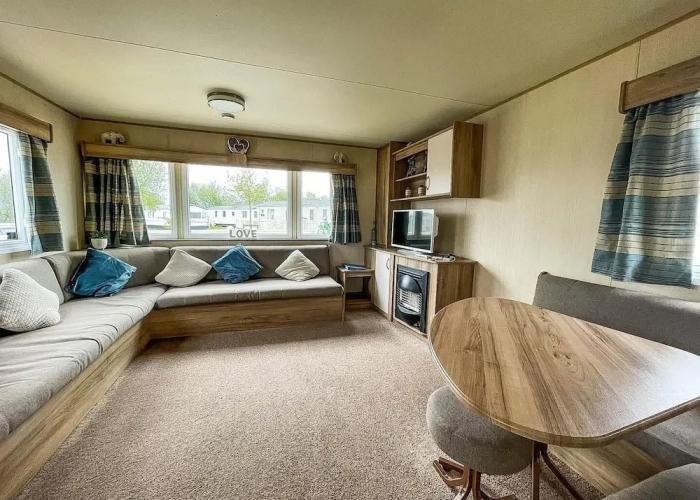 Cottages_and_Houses Caravansleeps8-hottub-fireplace-garden-patio