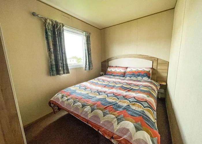 Cottages_and_Houses Caravansleeps8-hottub-fireplace-garden-patio