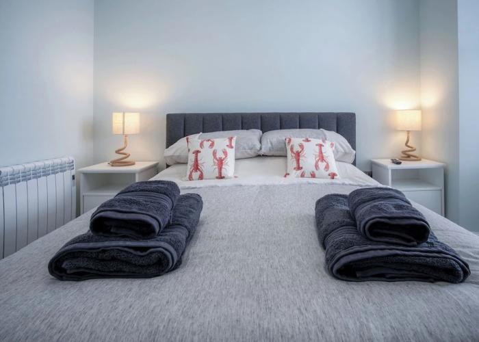 No. 6 Croft House - 1 Bedroom Apartment - Tenby