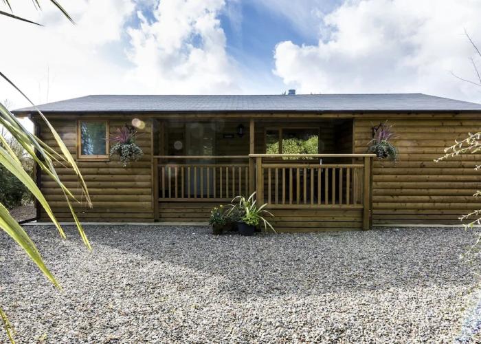 Laurel Lodge - Log Cabin - St Florence