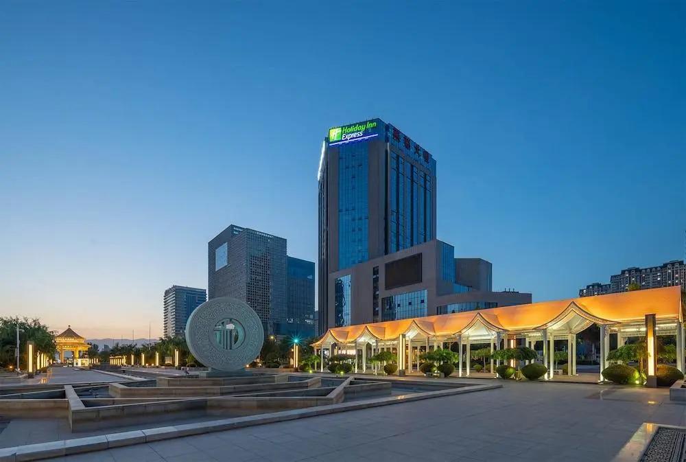Holiday Inn Express Yinchuan Yuehai by IHG