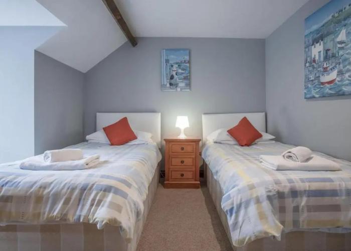 Rose Coach House - 3 Bedroom Cottage - Pendine