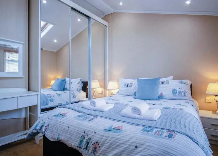3 Manor Lodge - 2 Bedroom Lodge - Pendine