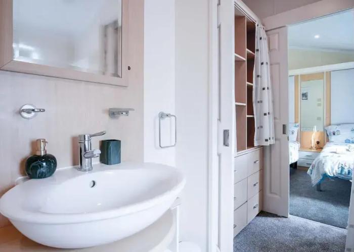 2 Manor Lodge - 2 Bedroom Lodge - Pendine