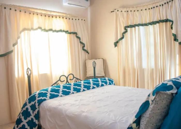 Lovely 2 Bedroom Apt 4 Warm, Cosy, Comfortable