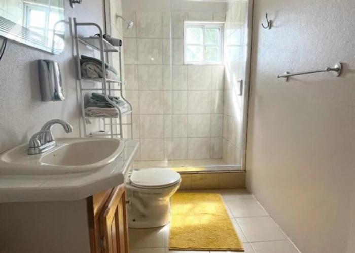 Lovely 2 Bedroom Apt 4 Warm, Cosy, Comfortable