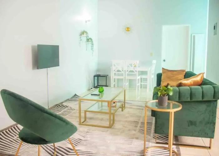 Apt 2 Stylish 2 bed Cosy and Comfortable