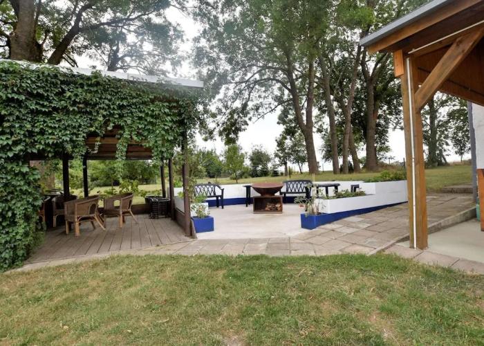 Spacious Apartment in Boddin near Baltic Sea