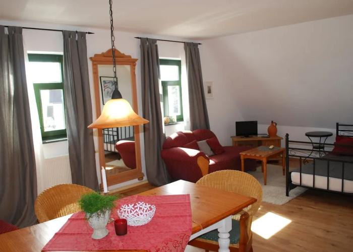 Landhaus mit Schwimmbad in Dargun