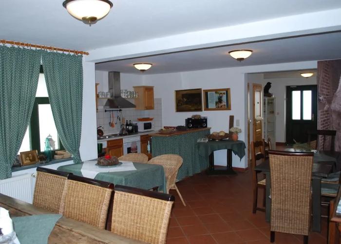 Landhaus mit Schwimmbad in Dargun