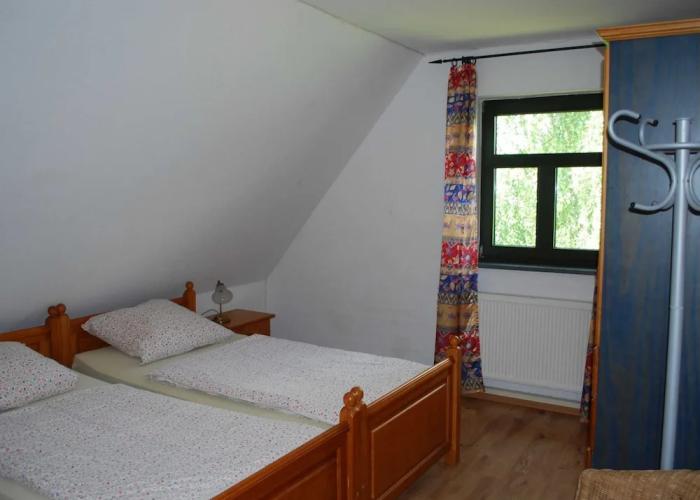 Landhaus mit Schwimmbad in Dargun