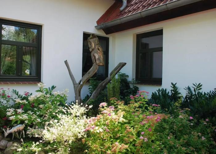 Idyllische Wohnung mit Pool in Mecklenburg