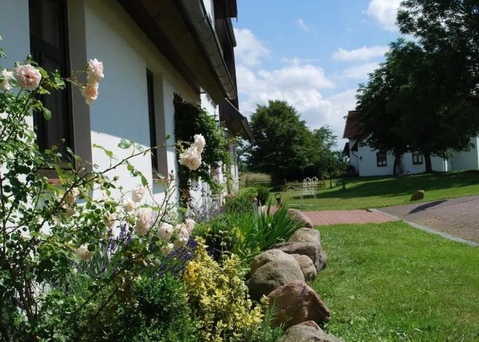 Idyllische Wohnung mit Pool in Mecklenburg