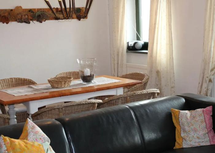 Geraeumige Wohnung in Dargun mit Pool