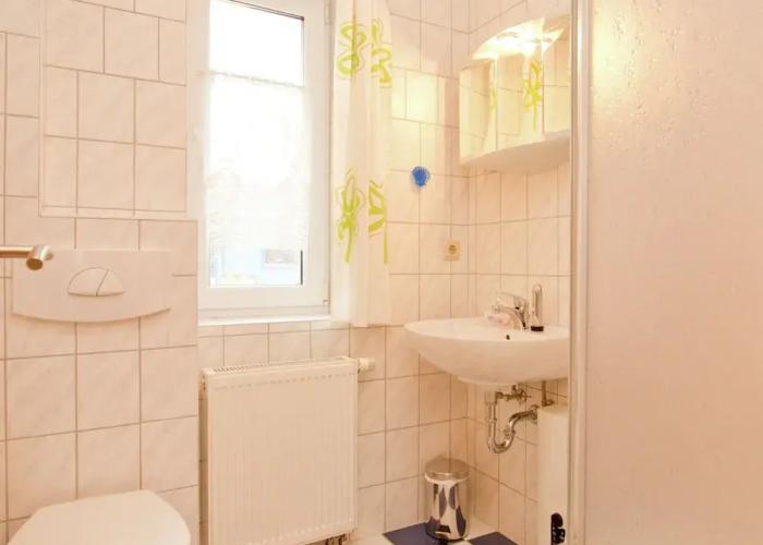 Spacious Appartment in Wilhelmshof Near Lake