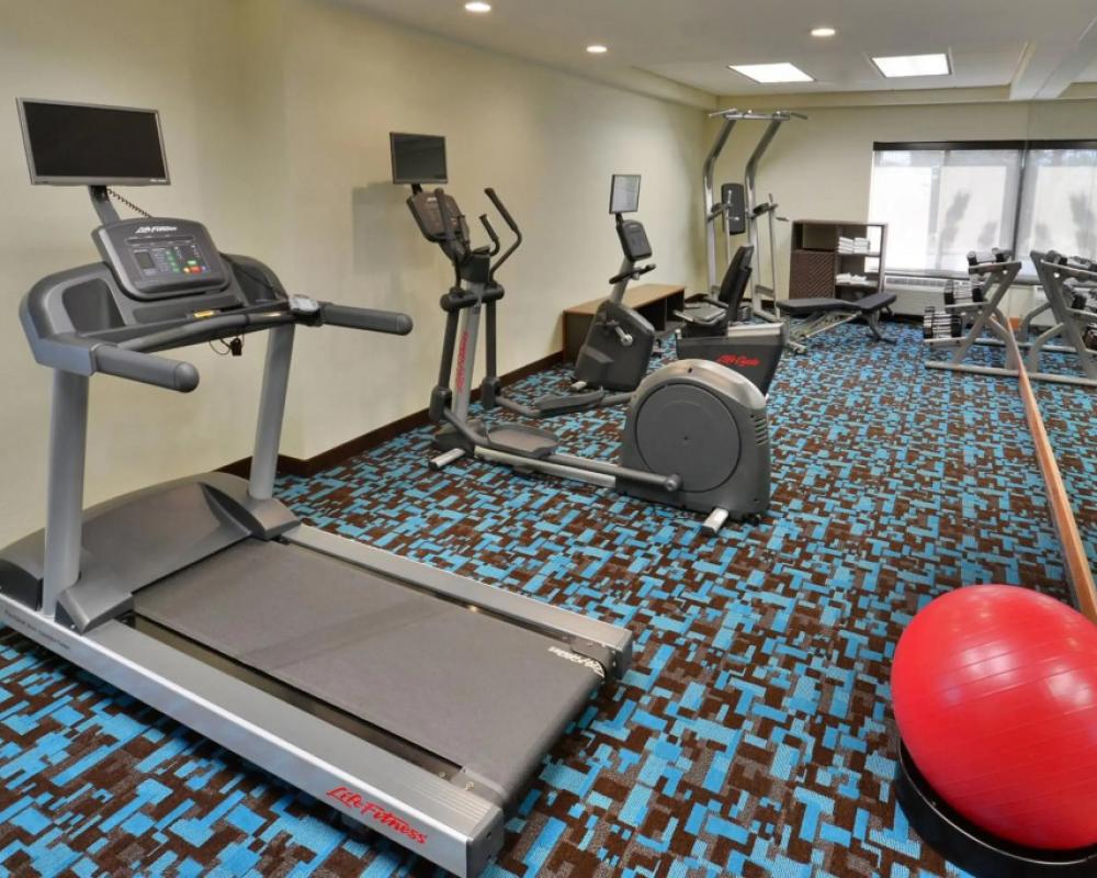 фото Fairfield Inn & Suites by Marriott Winston-Salem Hanes Mall