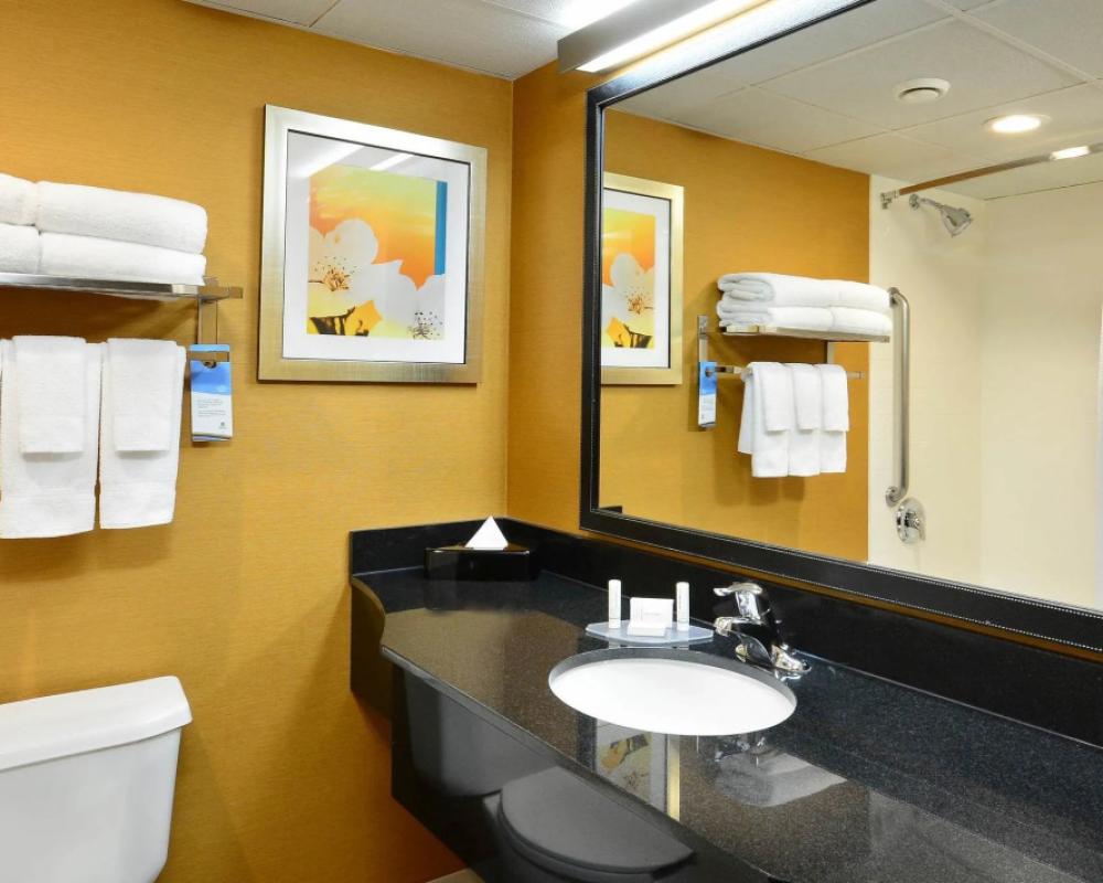 фото Fairfield Inn & Suites by Marriott Winston-Salem Hanes Mall