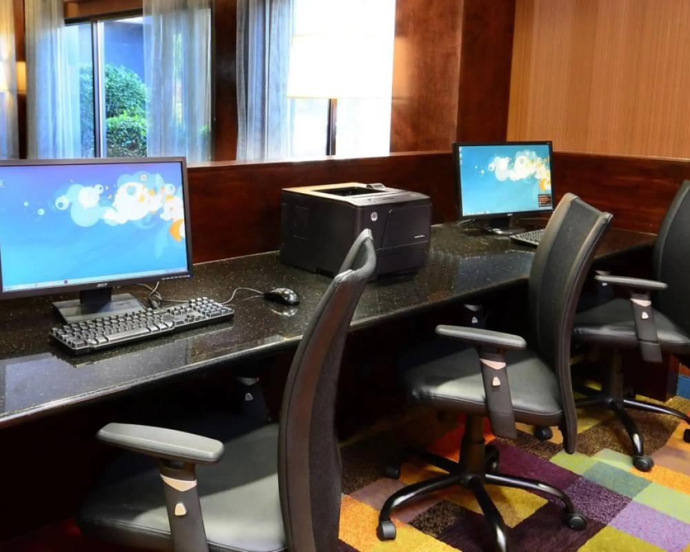 фото Fairfield Inn & Suites by Marriott Winston-Salem Hanes Mall