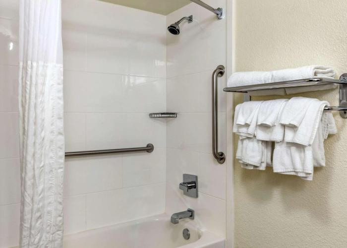 Comfort Suites Hanes Mall