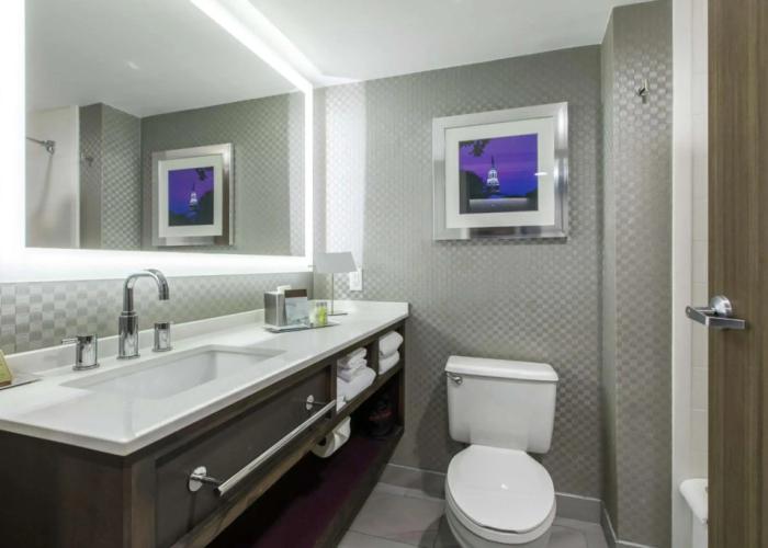 DoubleTree by Hilton Winston Salem - University