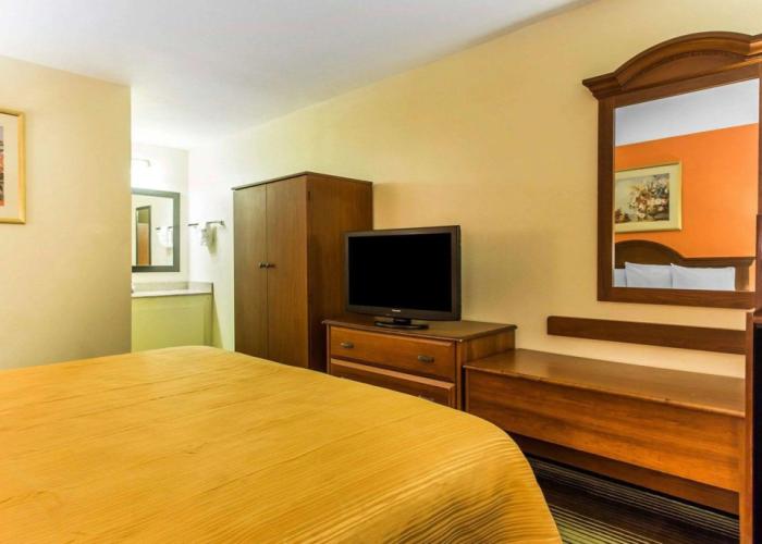 Quality Inn University